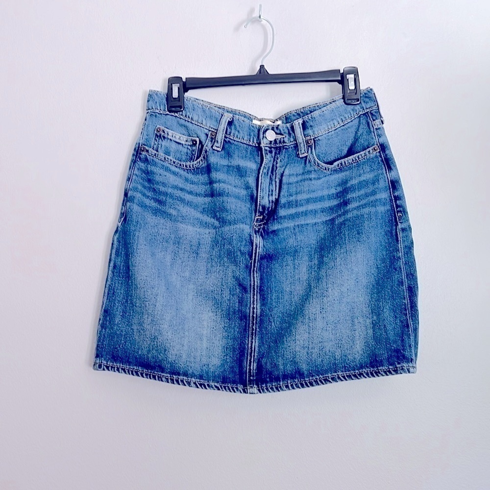 Gap jeans mini skirt size 28 Y2K denim